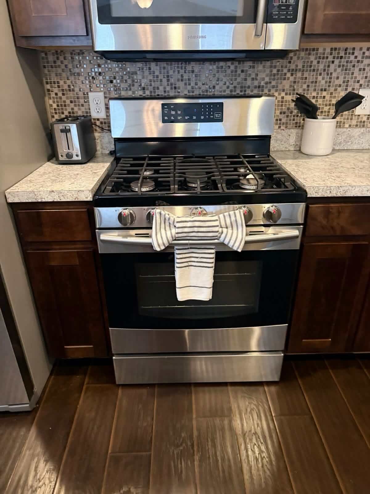 Clean oven from supplied photographs